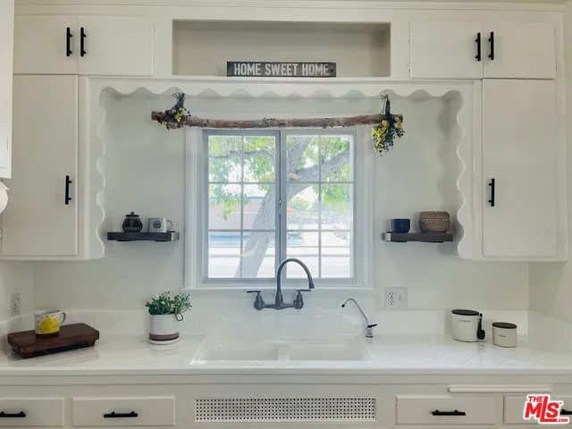 $3,950 | 7236 Encino Avenue, Van Nuys, CA 91406