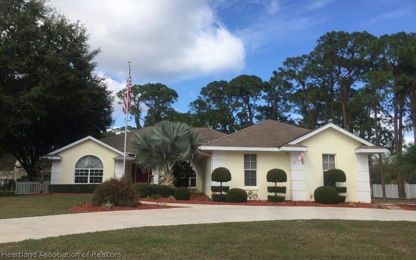 3408 Golfview Road Sebring, FL 33875 - Photo 1 of 22