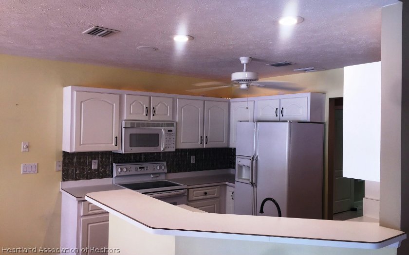 3408 Golfview Road Sebring, FL 33875 - Photo 3 of 22