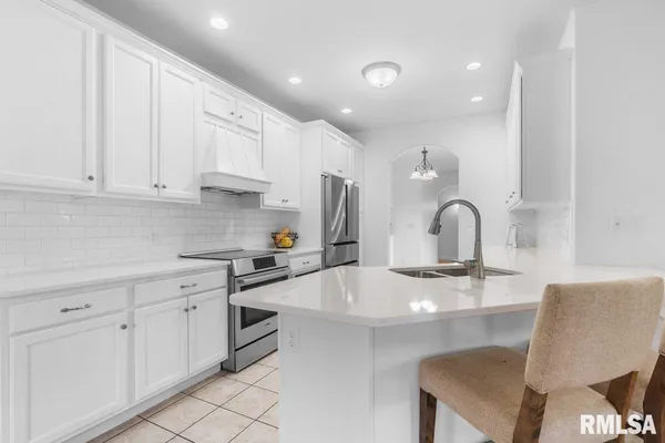 $560,000 | 2317 Argonne Avenue, Springfield, IL 62704