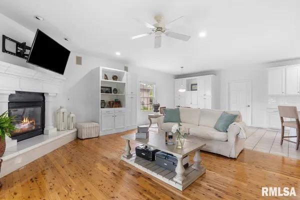 $560,000 | 2317 Argonne Avenue, Springfield, IL 62704