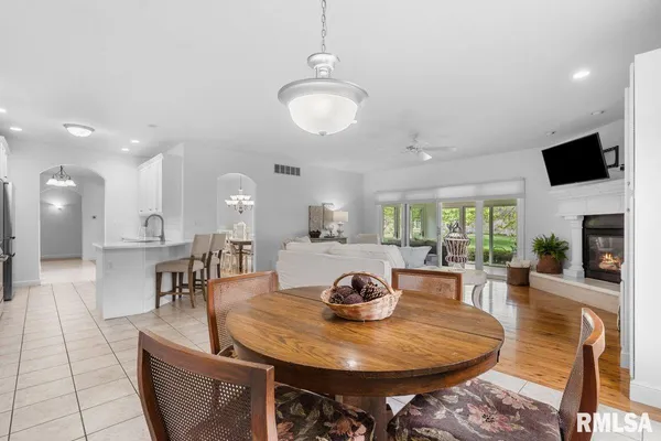 $560,000 | 2317 Argonne Avenue, Springfield, IL 62704