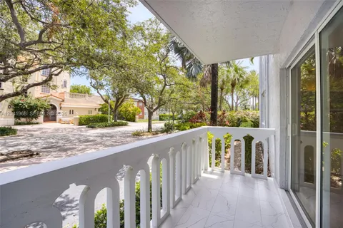 $675,000 | 100 Edgewater Drive, Unit 142, Coral Gables, FL 33133