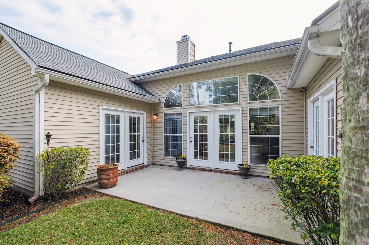 1409 Endicot Way Mount Pleasant, SC 29466 - Photo 12 of 32 Patio