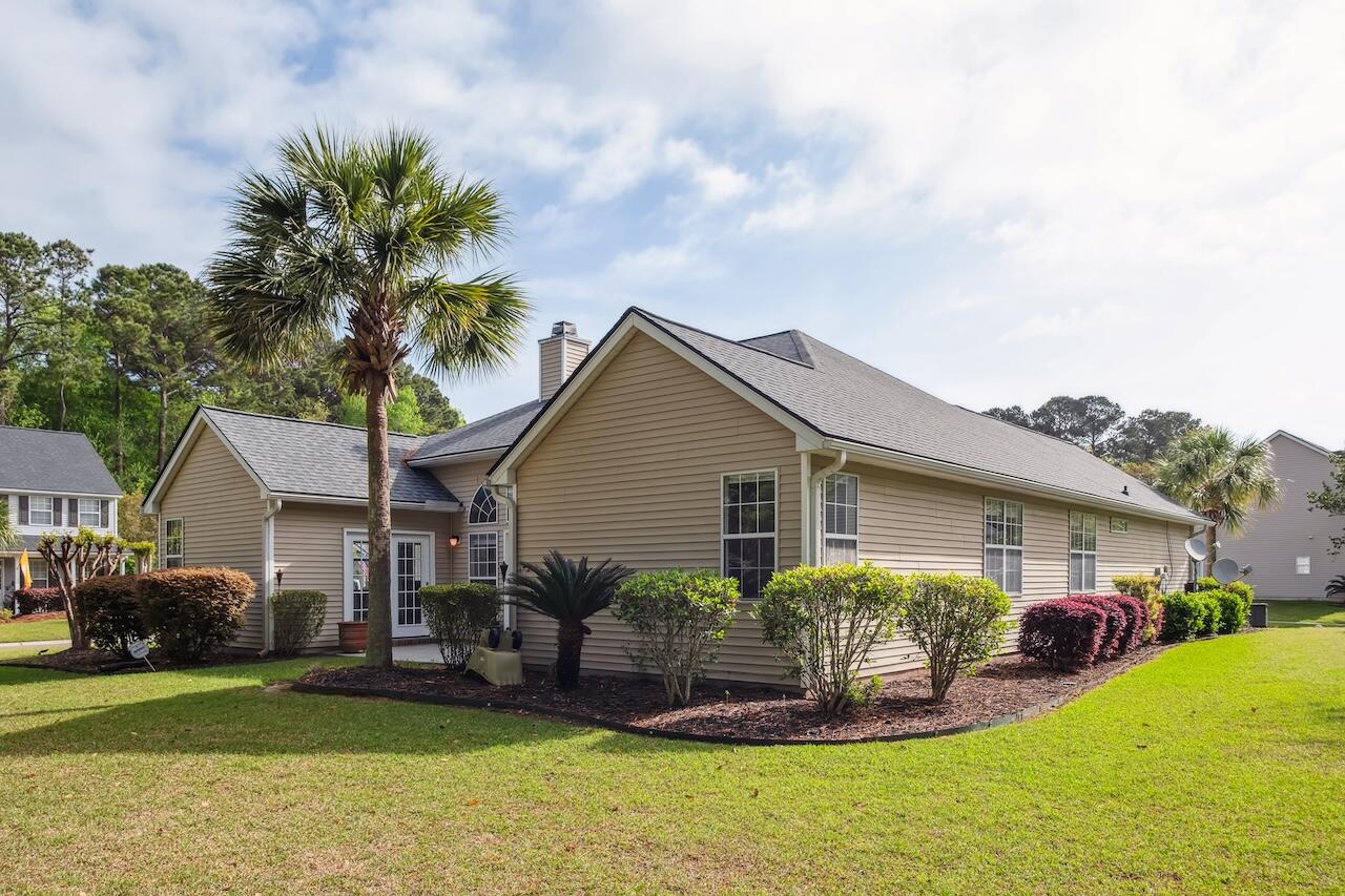 1409 Endicot Way Mount Pleasant, SC 29466 - Photo 13 of 32 Back of Home