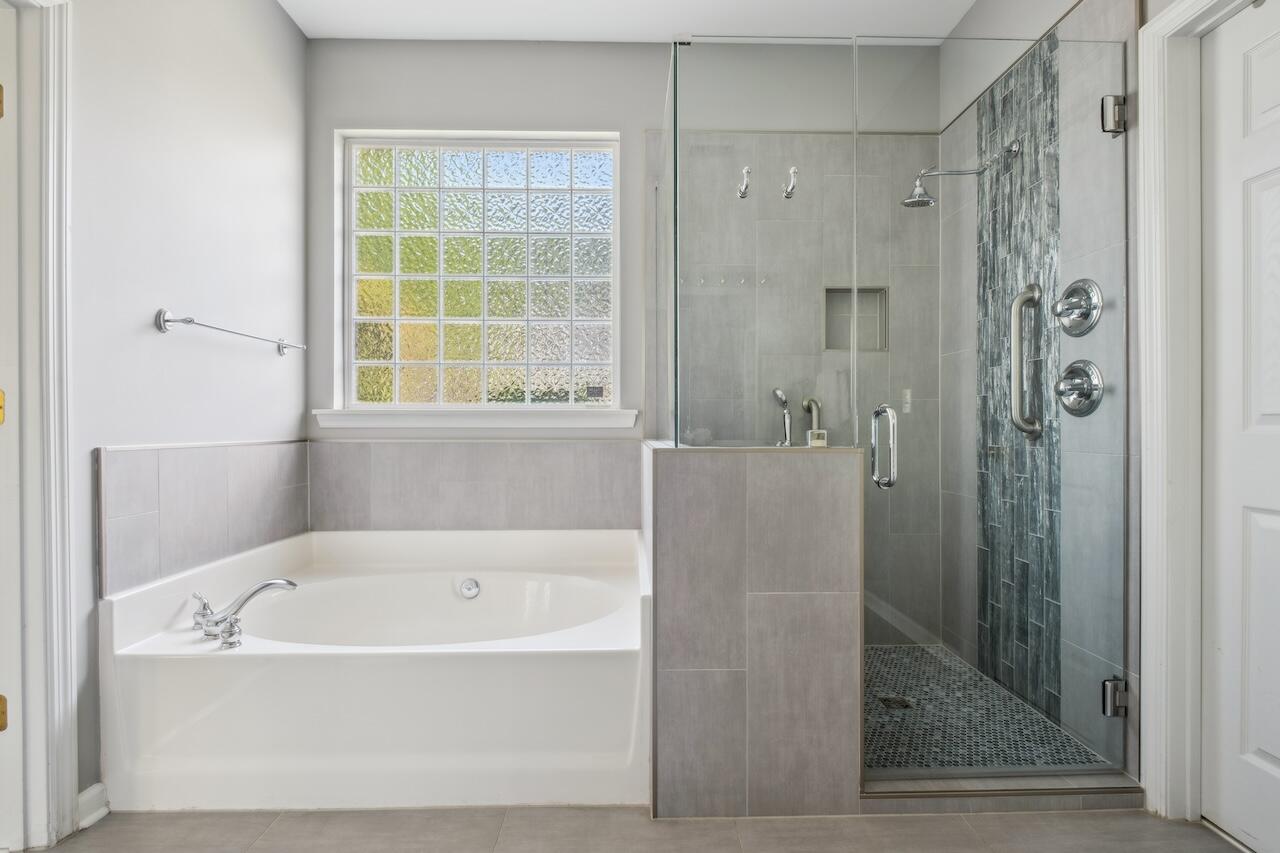 1409 Endicot Way Mount Pleasant, SC 29466 - Photo 19 of 32 Primary Bathroom