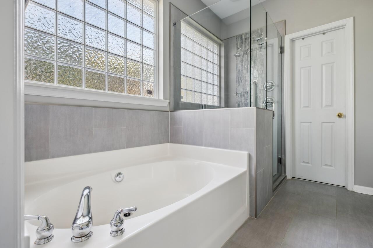 1409 Endicot Way Mount Pleasant, SC 29466 - Photo 20 of 32 Primary Bathroom