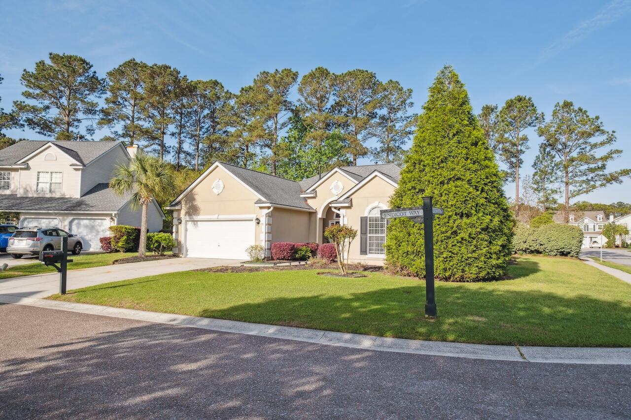 1409 Endicot Way Mount Pleasant, SC 29466 - Photo 2 of 32 Mature Landscaping on Corner Lot