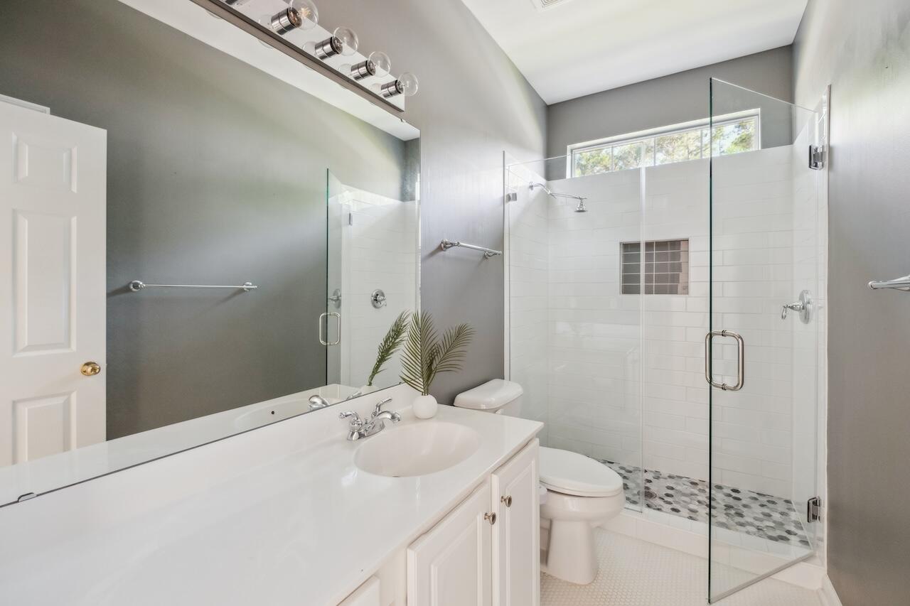 1409 Endicot Way Mount Pleasant, SC 29466 - Photo 25 of 32 Hall Bathroom