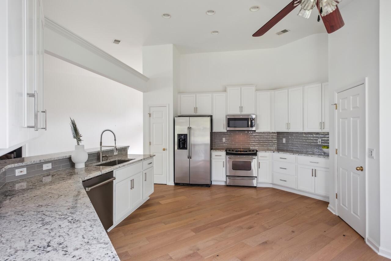 1409 Endicot Way Mount Pleasant, SC 29466 - Photo 4 of 32 Kitchen