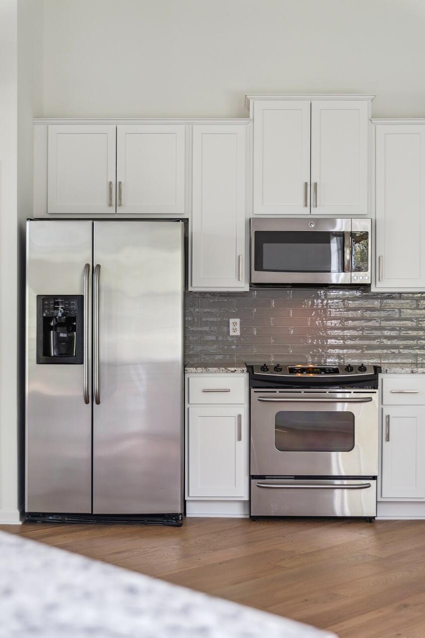 1409 Endicot Way Mount Pleasant, SC 29466 - Photo 5 of 32 Kitchen