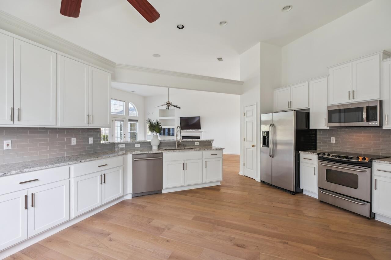 1409 Endicot Way Mount Pleasant, SC 29466 - Photo 6 of 32 Kitchen