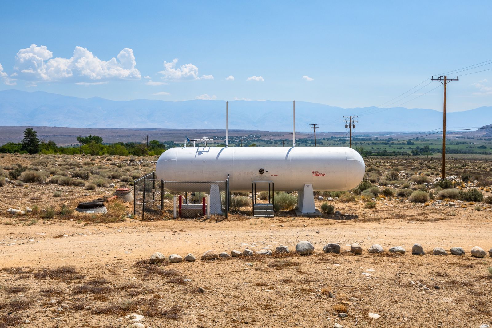 1600 Pine Creek Road Bishop, CA 93514 - Photo 14 of 34 a view of a terrace