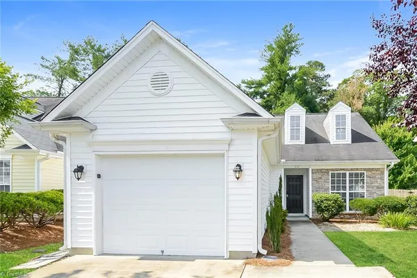 $1,925 | 3634 Sunset Hollow Drive, High Point, NC 27265