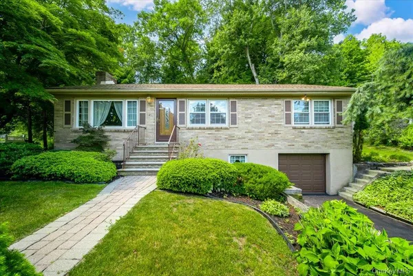 $549,900 | 21 Midland Avenue, Central Valley, NY 10917