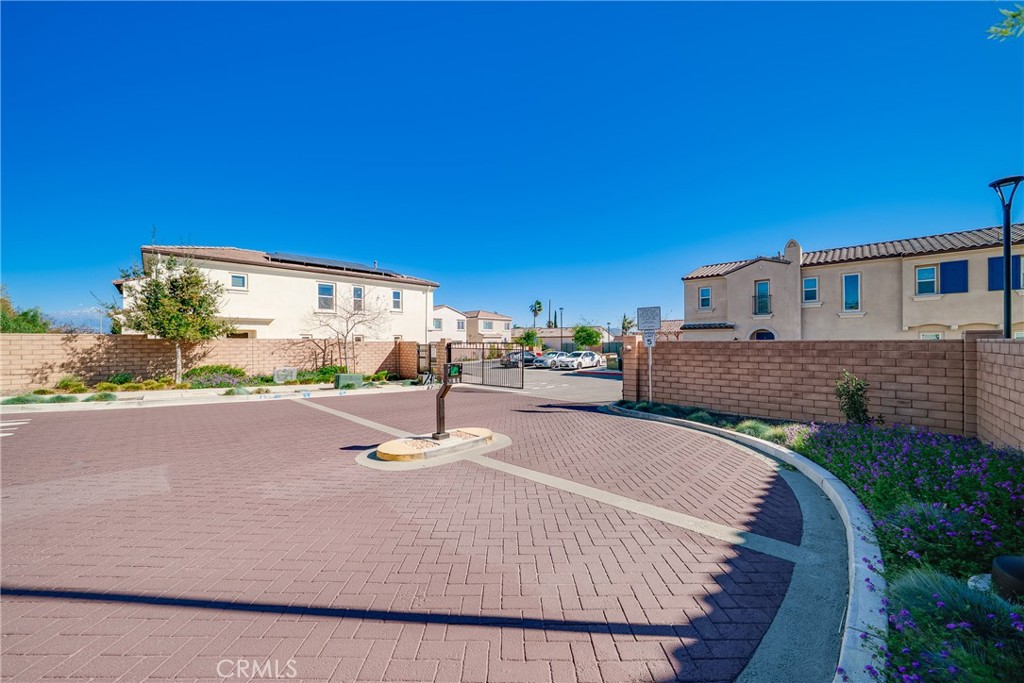 208 Bonita Lane Rialto, CA 92376 - Photo 32 of 38