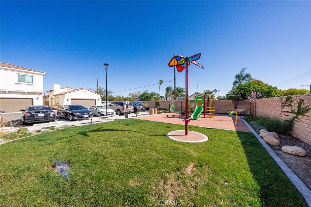 208 Bonita Lane Rialto, CA 92376 - Photo 36 of 38