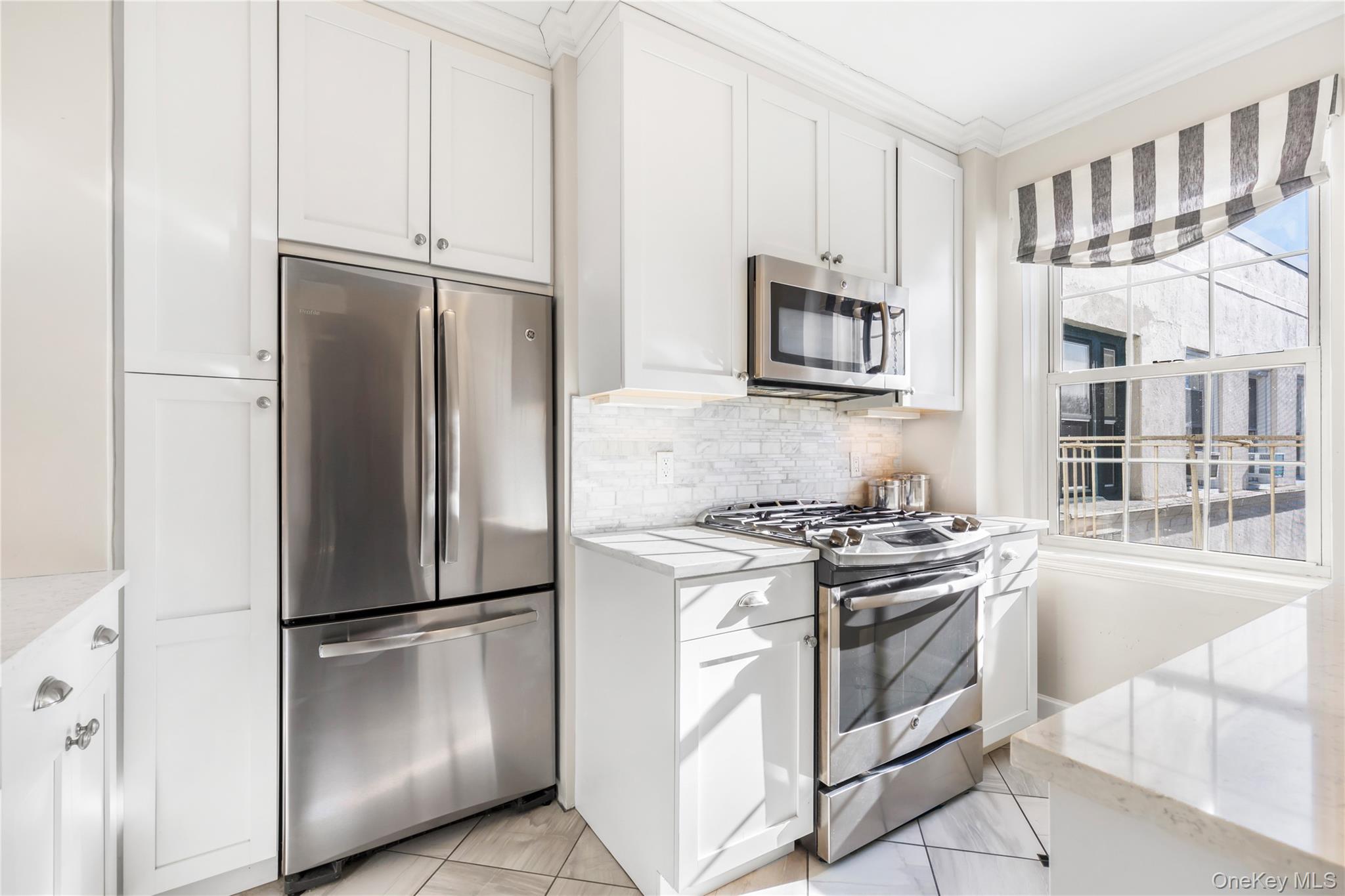 10 Brooklands, Unit 5F Bronxville, NY 10708 - Photo 6 of 19