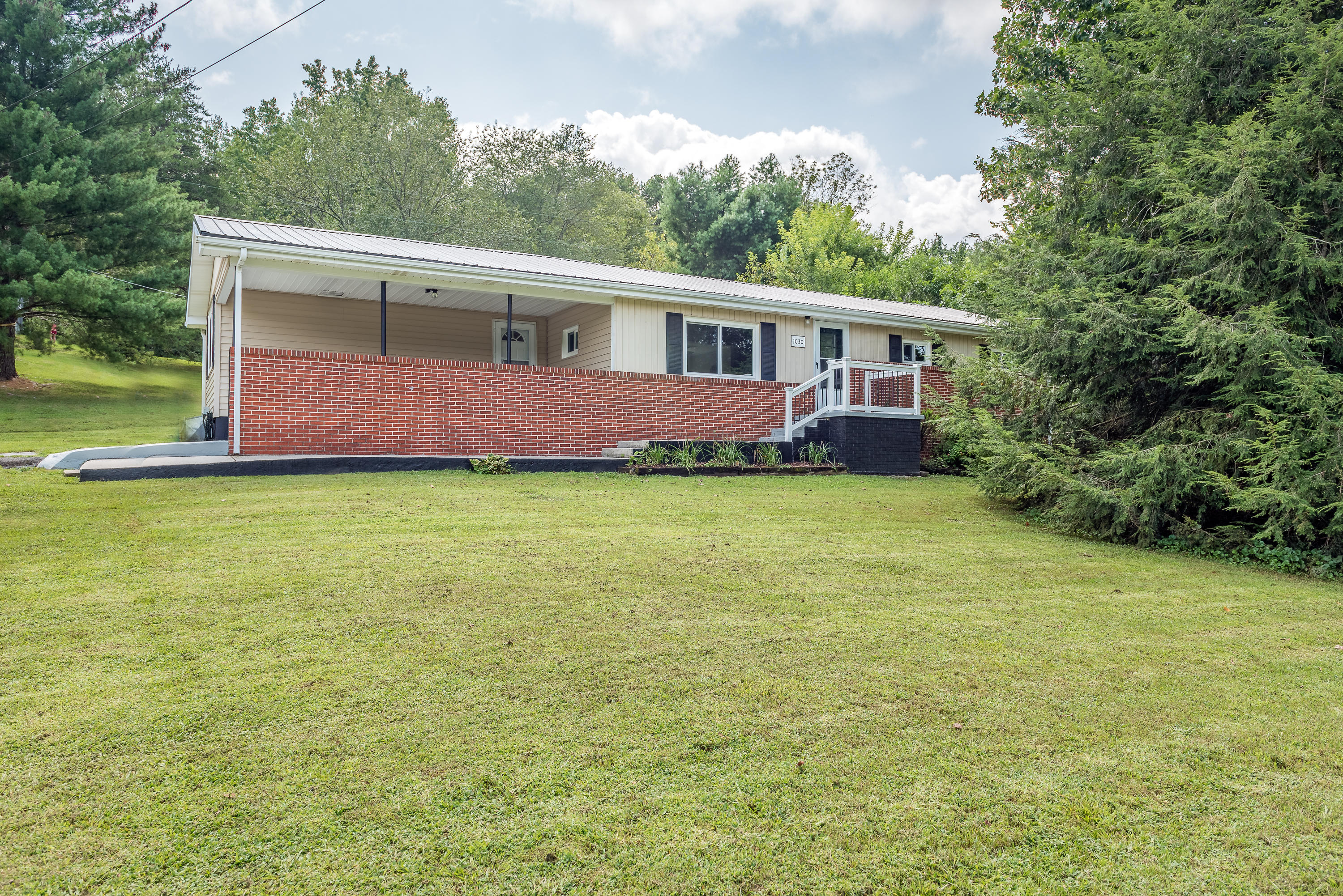 1030 Main Street Dunlap, TN 37327 - Photo 1 of 12 Exterior_Front