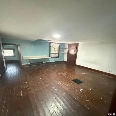 $45,000 | 215 North Wilson Street, Girard, IL 62640