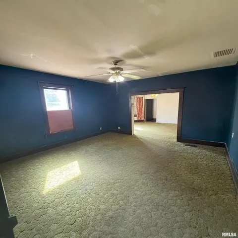 $45,000 | 215 North Wilson Street, Girard, IL 62640