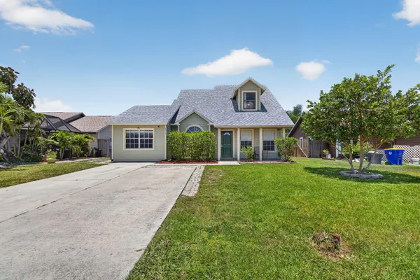 $400,000 | 5919 Southeast Pine Drive, Stuart, FL 34997