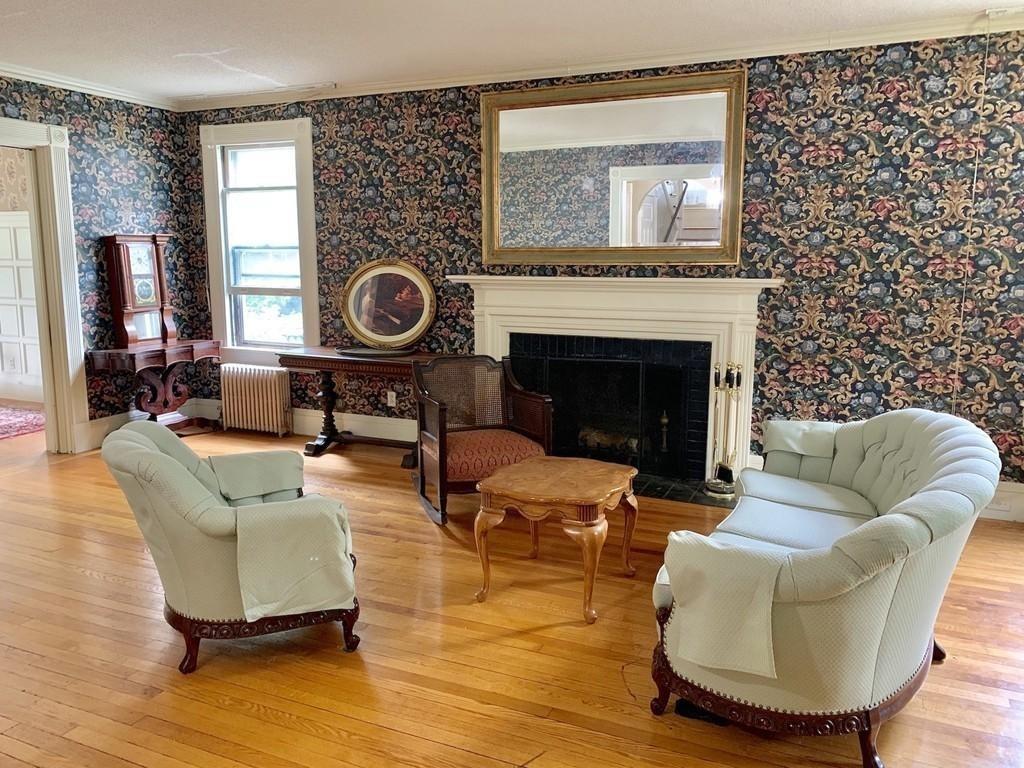 24 Washington Road Springfield, MA 01108 - Photo 2 of 13