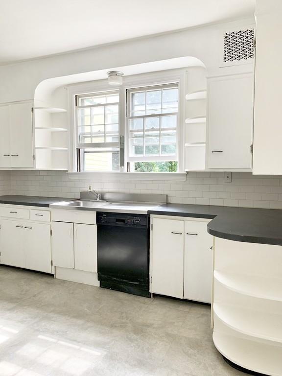 24 Washington Road Springfield, MA 01108 - Photo 6 of 13
