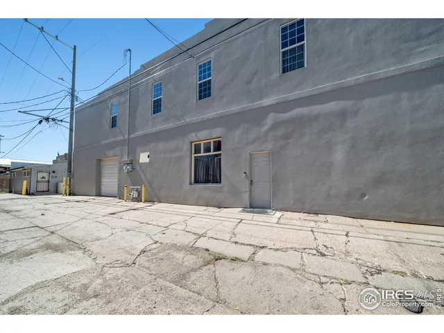 a house view with a outdoor space