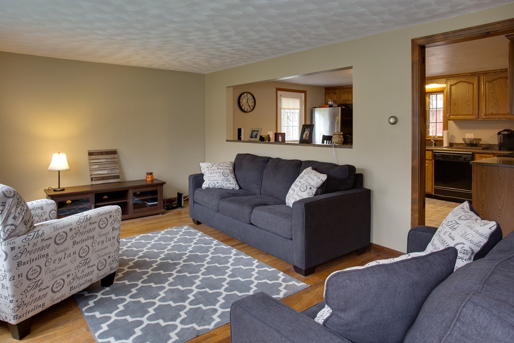 316 Mason Rd Extension Dudley, MA 01571 - Photo 8 of 19