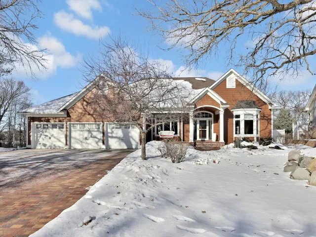 $950,000 | 365 Sioux Lookout, Lino Lakes, MN 55014