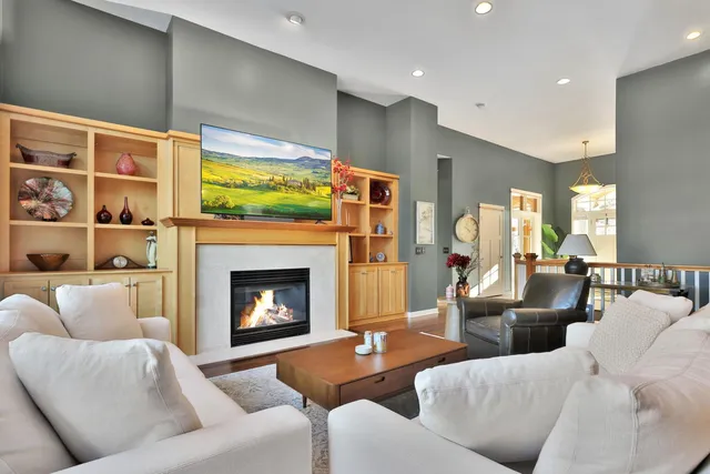 $950,000 | 365 Sioux Lookout, Lino Lakes, MN 55014