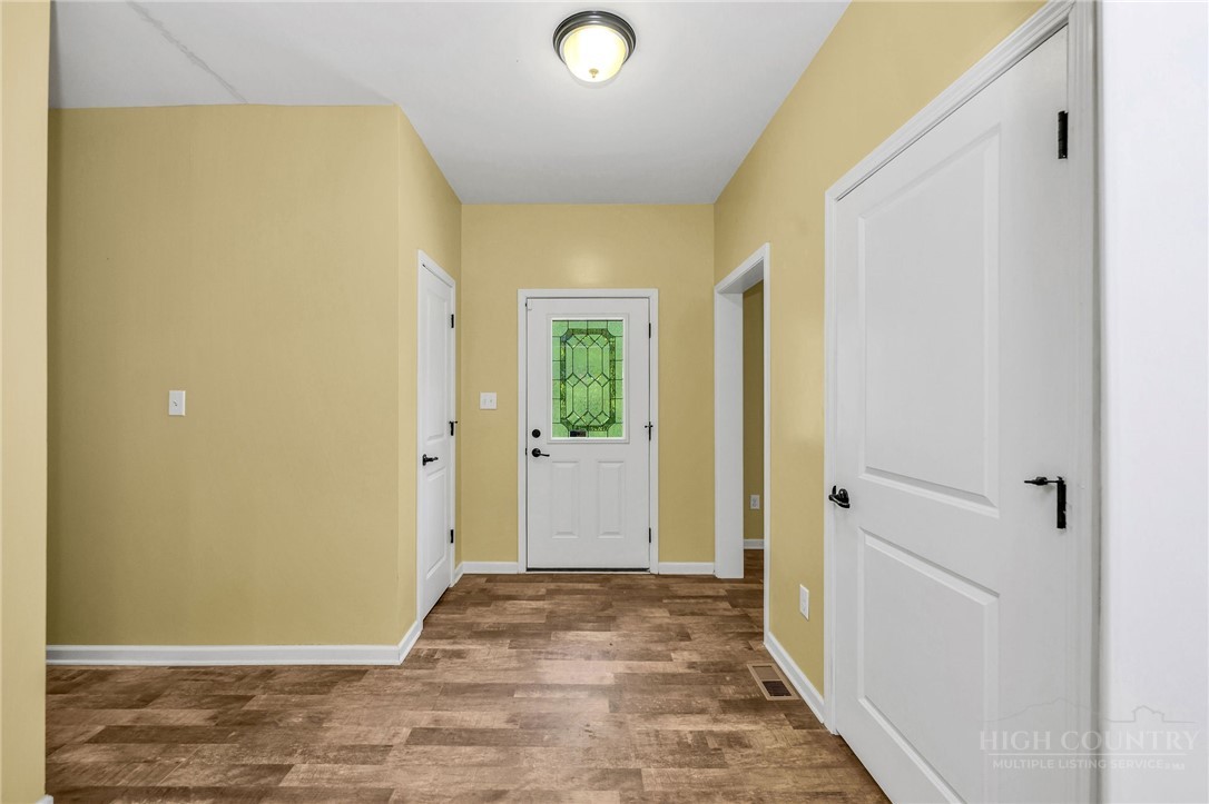 324 Hidden Spring Road West Jefferson, NC 28694 - Photo 9 of 38
