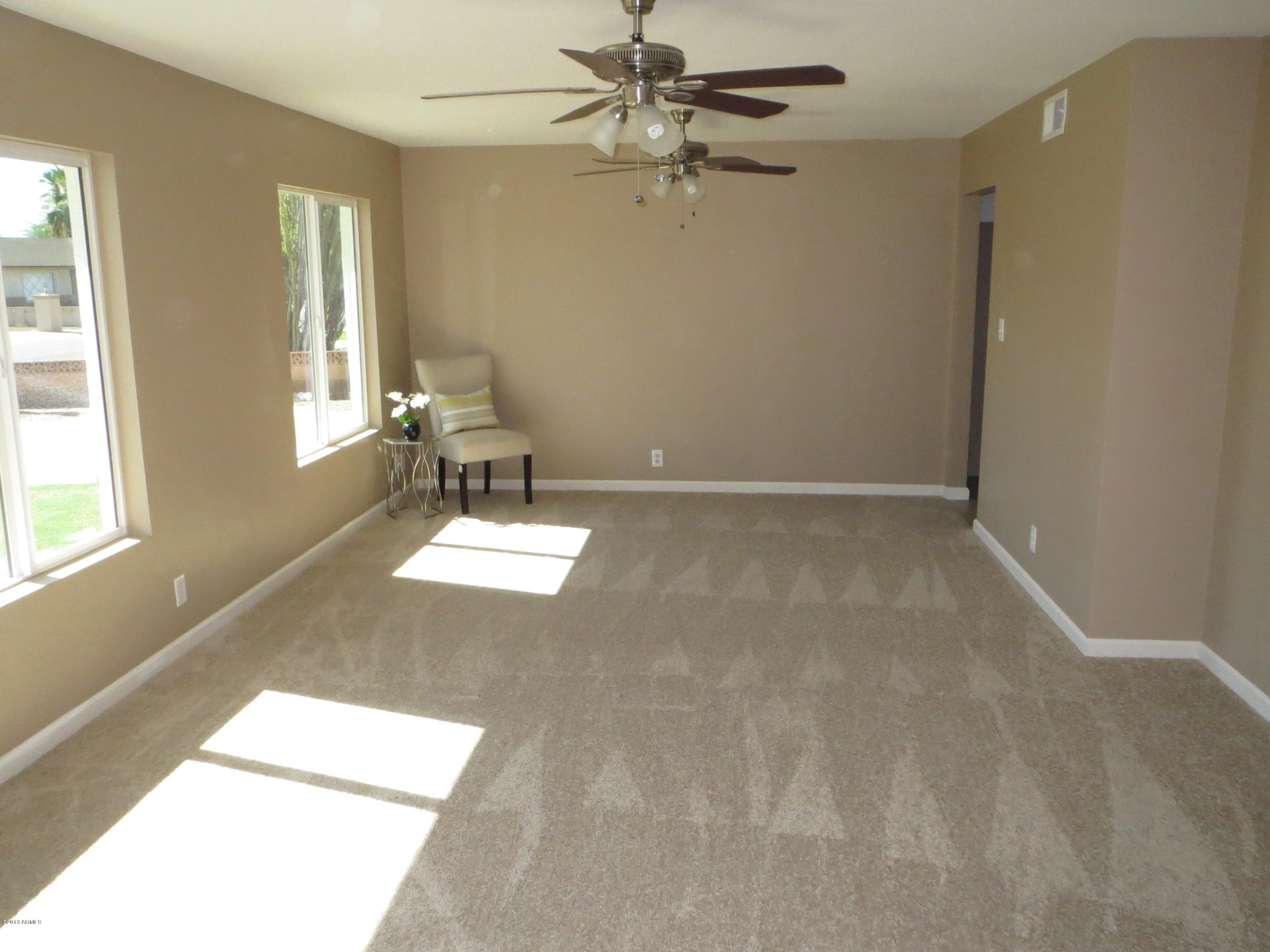 1502 West Ocotillo Road Phoenix, AZ 85015 - Photo 5 of 33 IMG_0969