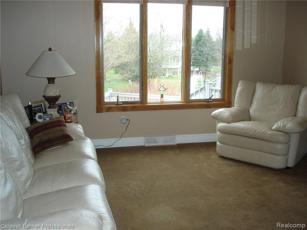 8715 Rattalee Lake Road Clarkston, MI 48348 - Photo 18 of 49 Living Room/Dining