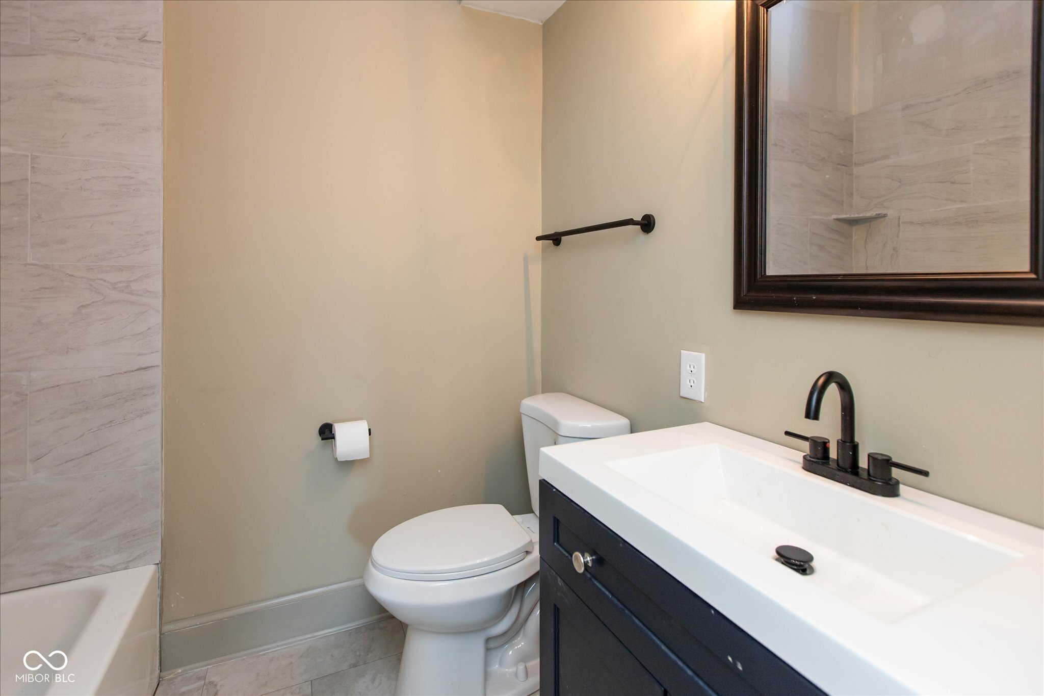 3358 Ruckle Street Indianapolis, IN 46205 - Photo 8 of 25