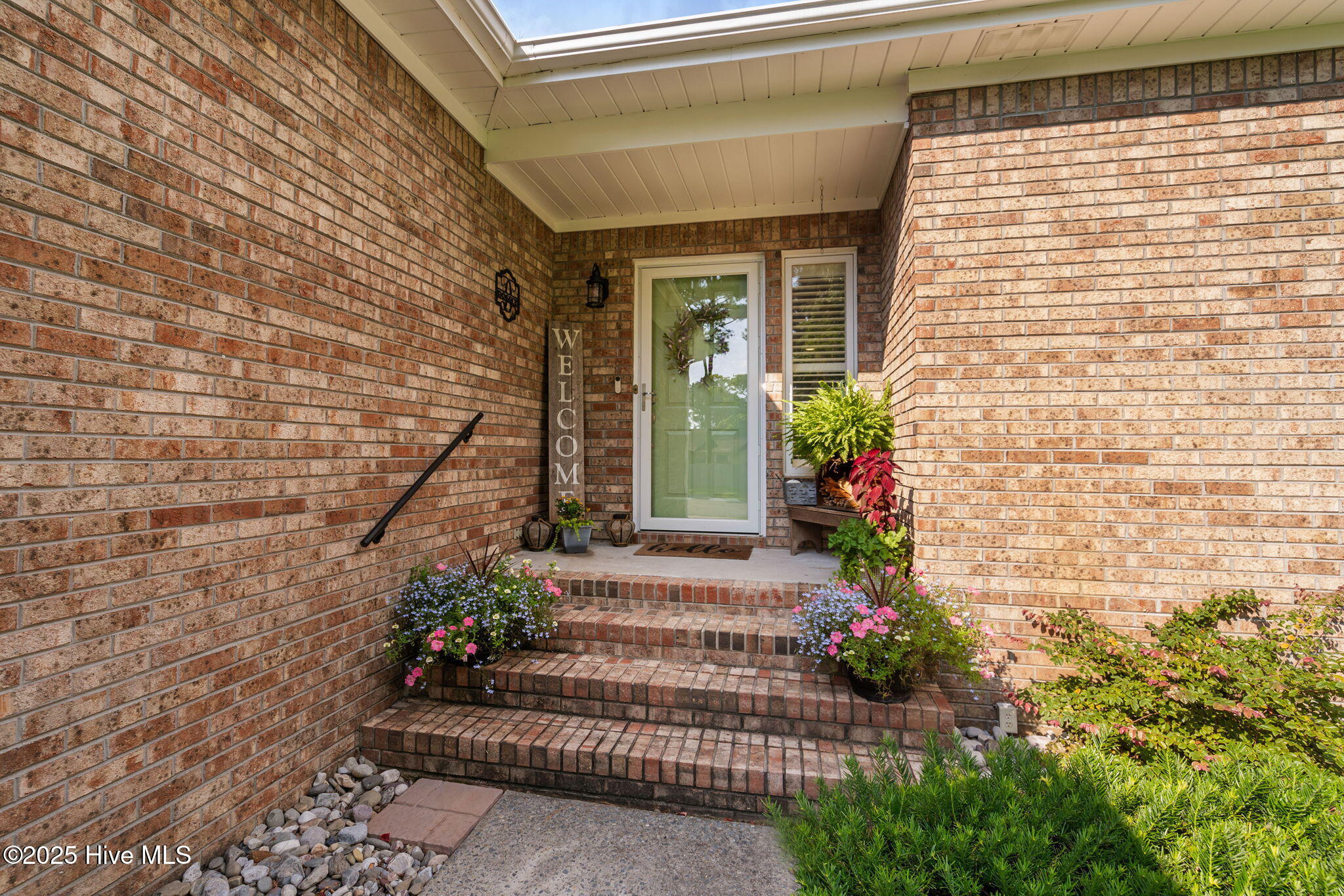 208 Outrigger Road New Bern, NC 28562 - Photo 6 of 71 9-web-or-mls-208-outrigger-rd