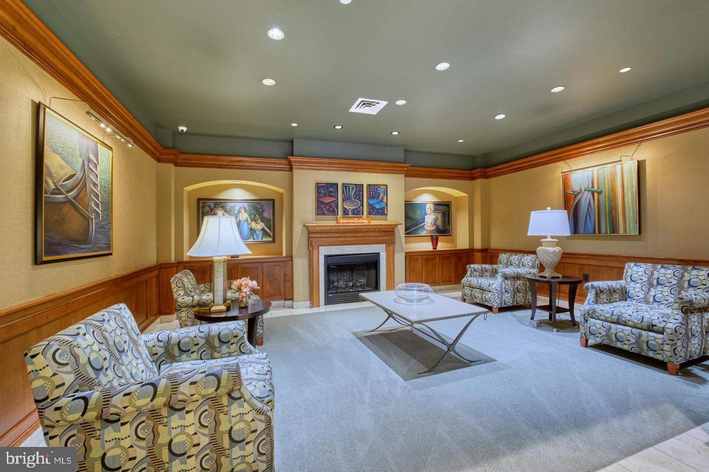 Lounge in Foyer