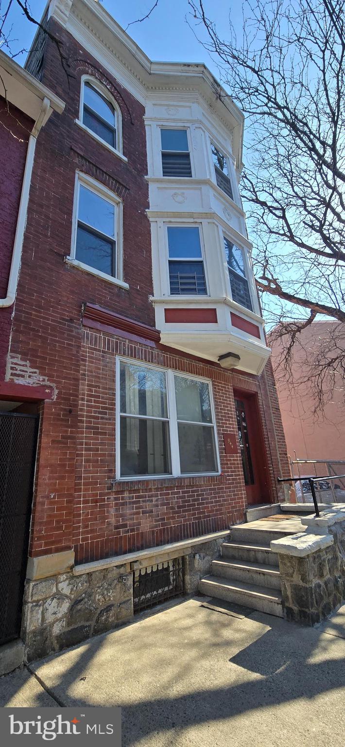 944 Walnut Street Allentown, PA 18102 - Photo 2 of 7 a front view of a house