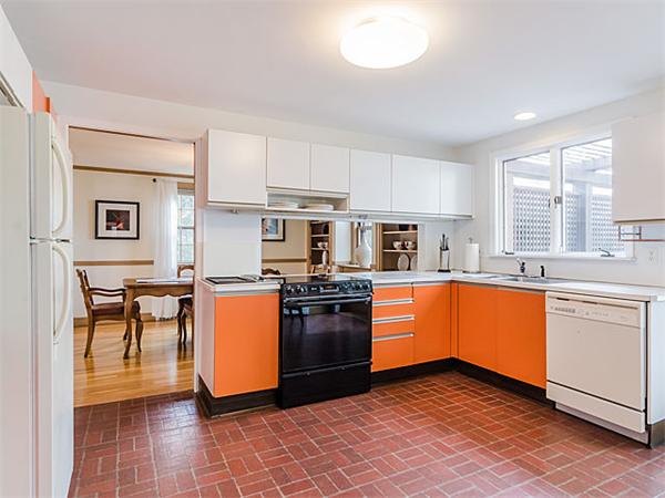 156 Monroe Road Quincy, MA 02169 - Photo 5 of 15 Gallery Image 5