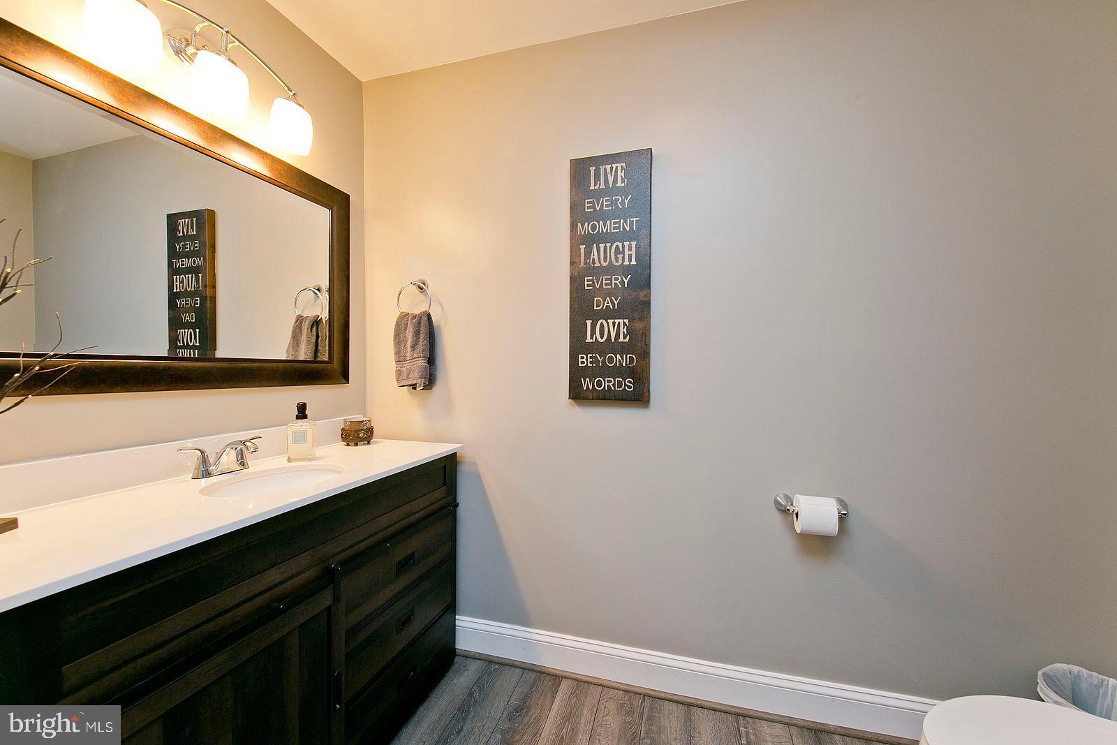 673 Grim Road Stephens City, VA 22655 - Photo 27 of 76 Full bath (Main Level)