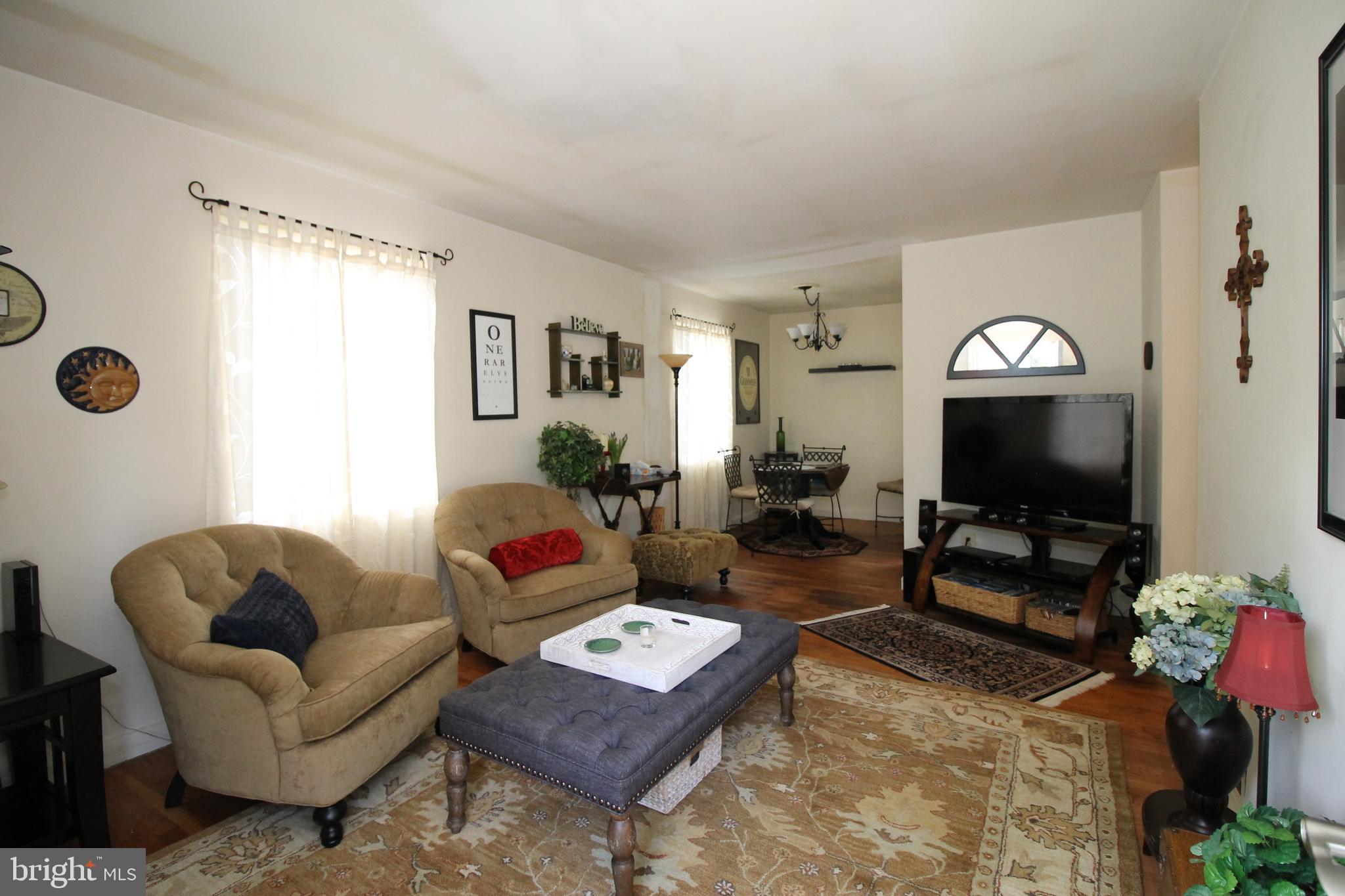 80 Frazier Road Warrenton, VA 20186 - Photo 3 of 21 Living Room from front door, opens to dining area