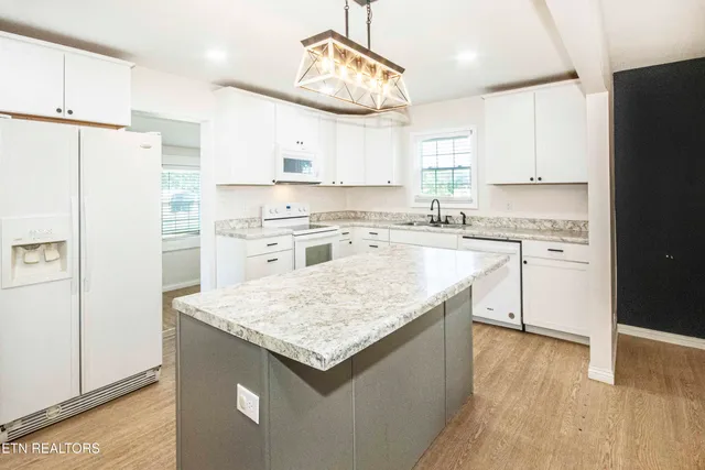 $275,000 | 8213 Tazewell Pike, Corryton, TN 37721