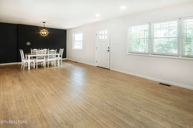 $275,000 | 8213 Tazewell Pike, Corryton, TN 37721