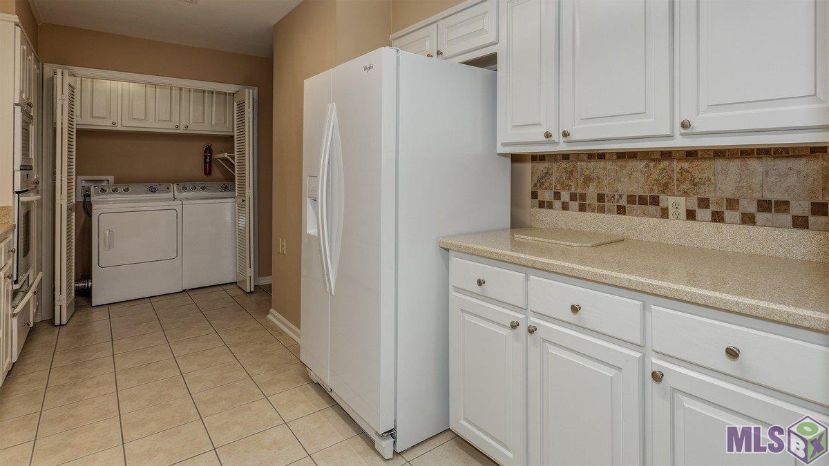2364 Shadowbrook Drive Baton Rouge, LA 70816 - Photo 5 of 27 Kitchen