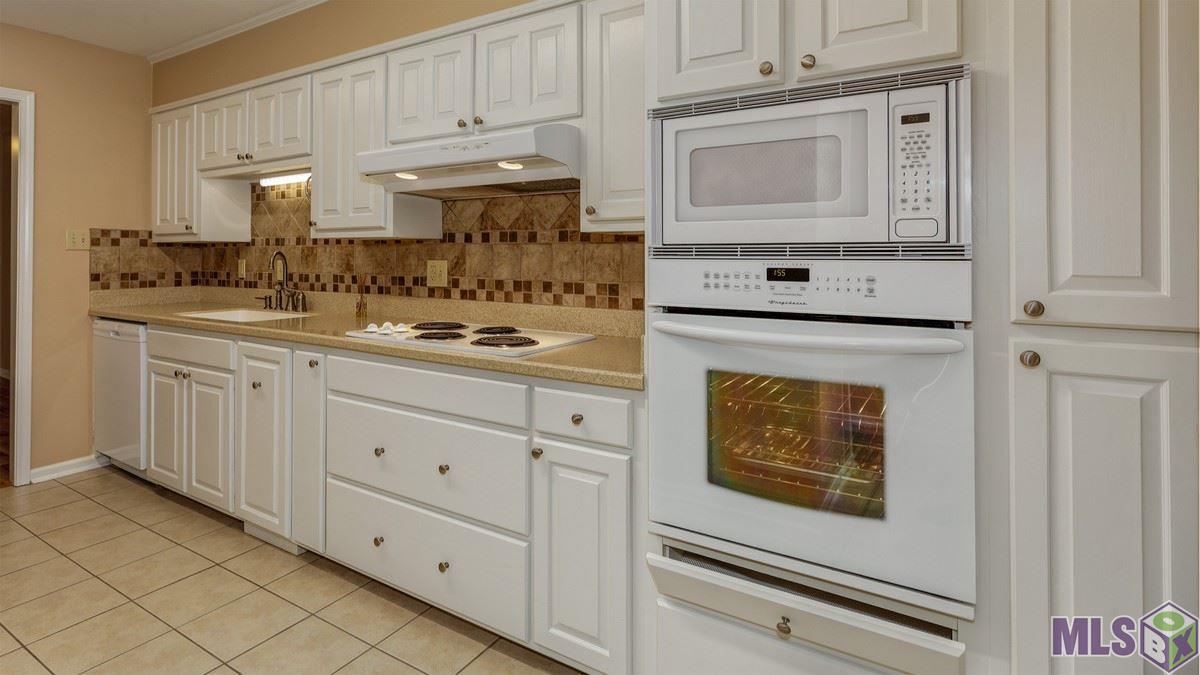 2364 Shadowbrook Drive Baton Rouge, LA 70816 - Photo 6 of 27 Kitchen view 2