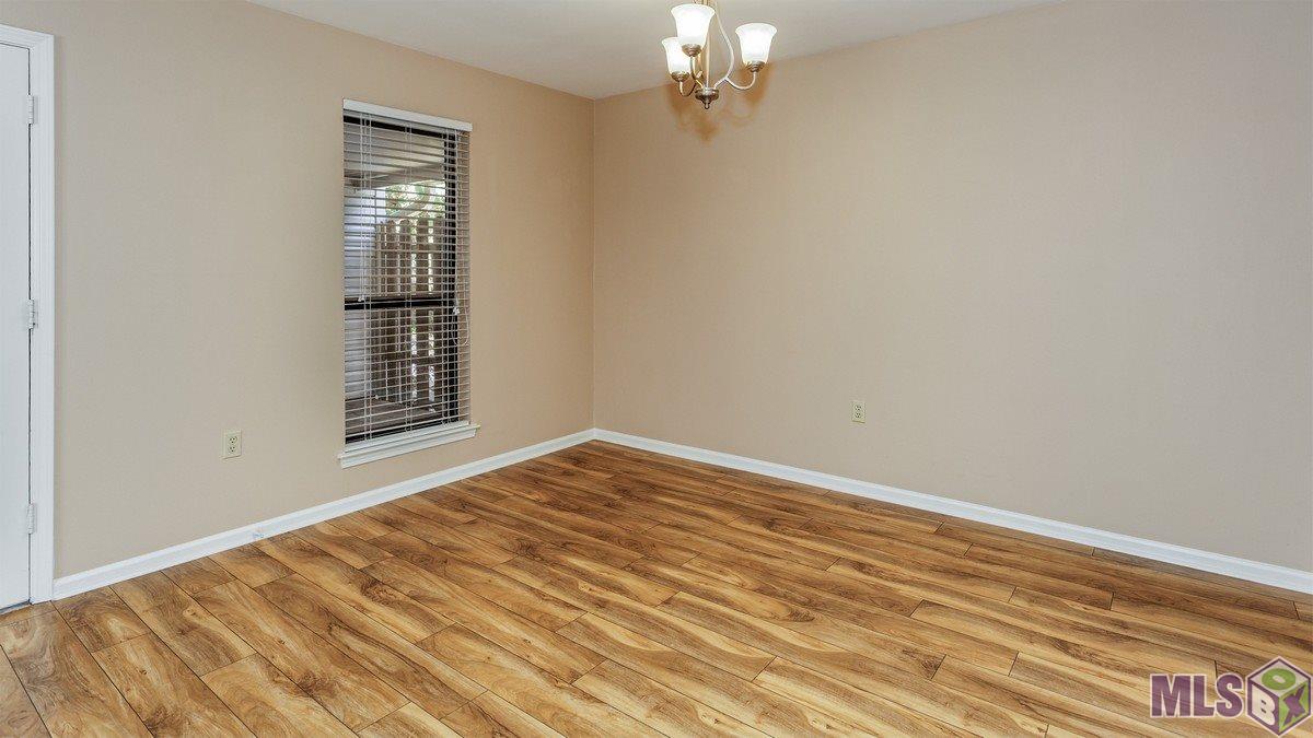 2364 Shadowbrook Drive Baton Rouge, LA 70816 - Photo 8 of 27 Dining Area