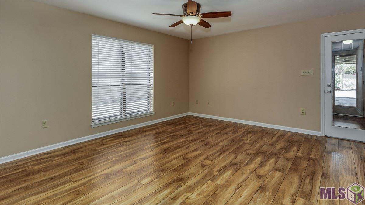 2364 Shadowbrook Drive Baton Rouge, LA 70816 - Photo 10 of 27 Living Room 2