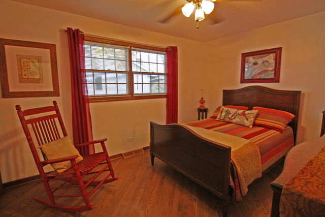 500 Whispering Pines Road Lindenhurst, IL 60046 - Photo 13 of 23 Gallery Image 13