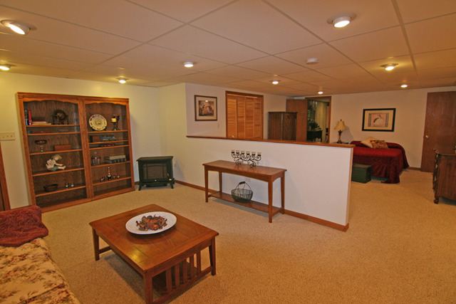500 Whispering Pines Road Lindenhurst, IL 60046 - Photo 17 of 23 Gallery Image 17